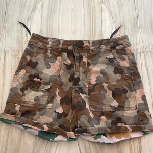 Anrthropolgie cammo shorts